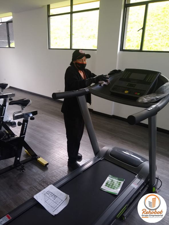 Limpieza de máquinas de gimnasio